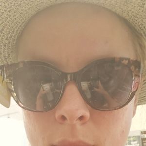 Meet your Posher, Gin